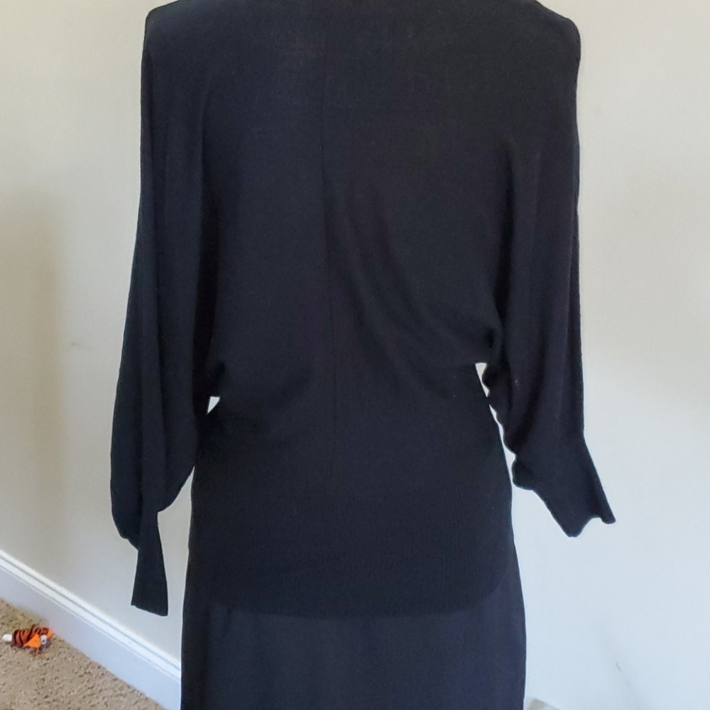 Sweater - Picture 4 of 4